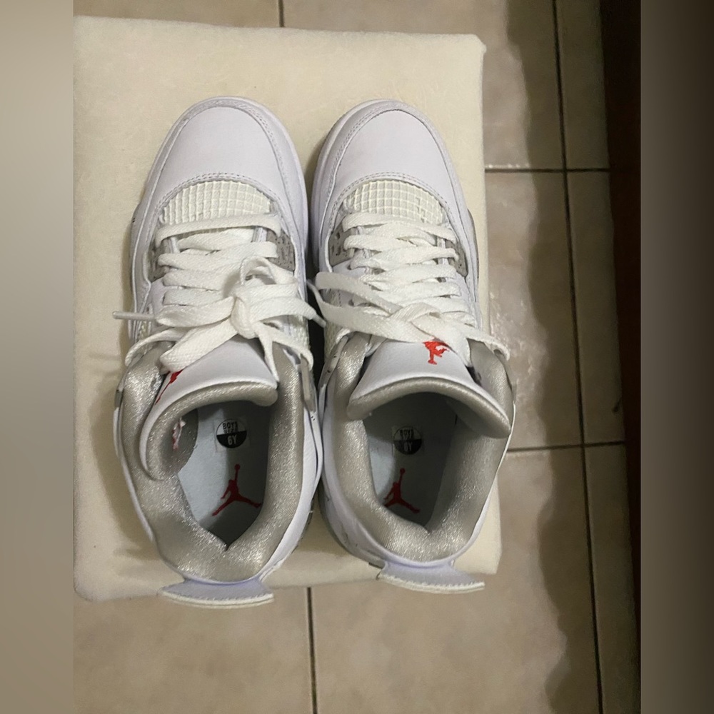 Jordan 4 white oreo’s